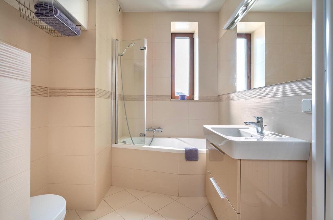 Sea Towers Apartament 27- Min 2 Noce Gdynia Buitenkant foto